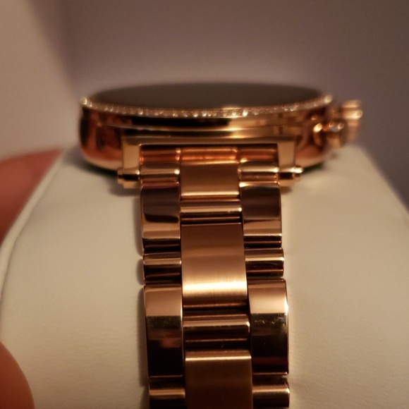 Michael kors access watch - Picture 5 of 6